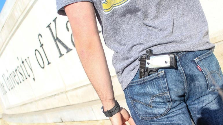 ΗΠΑ: Η οπλοφορία επιτρέπεται από σήμερα και μέσα στα δημόσια πανεπιστήμια στην Πολιτεία του Κάνσας